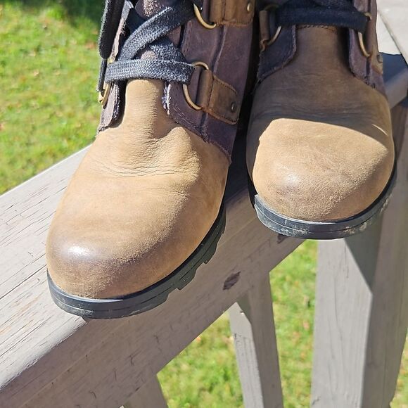 Sorel Emelie II Lace-up Boot, size 9 - Picture 8 of 10